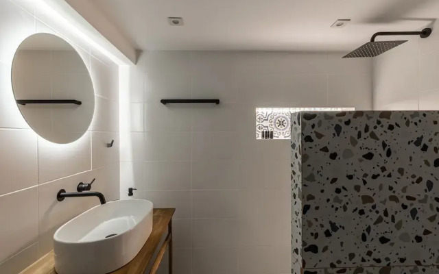 Ermoo Athens Modern Living