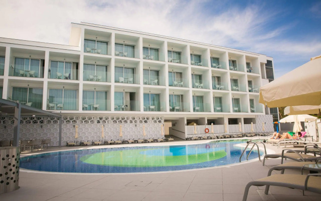 River Rock Hotel