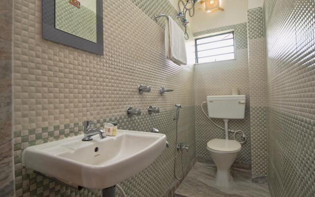 OYO 14795 Hotel Priyanshu