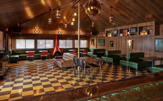 The Dive Motel & Swim Club