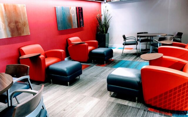 LA Westwood Deluxe Suites