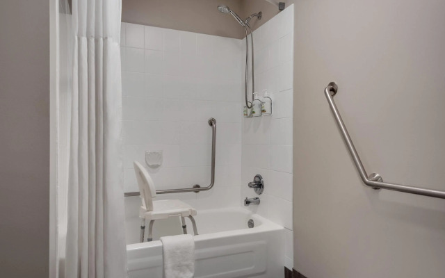 Days Inn by Wyndham Kelowna