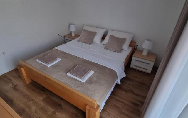 Apartments Ćosic