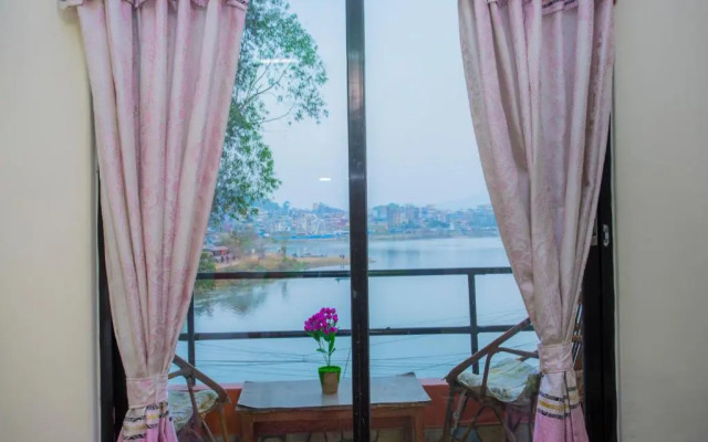 Oyo 225 Hotel Fewa Corner