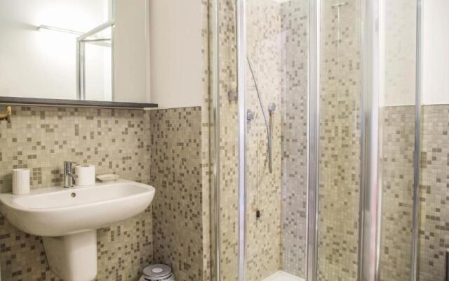 Adelaide Central Apartment