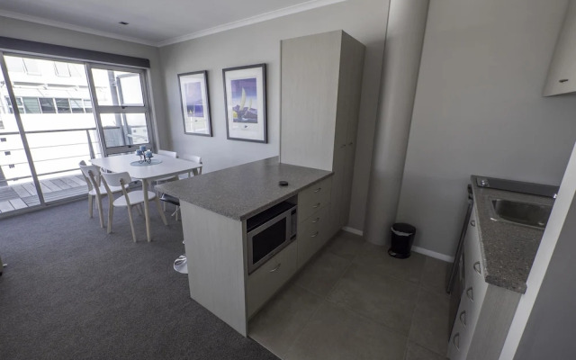 Seaview 1BR Apartment with Amazing Deck