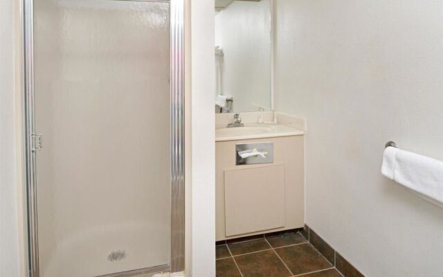 Baymont Inn & Suites Omaha NE