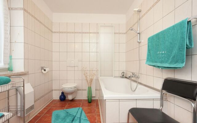 Big HolidayHome in Rubeland With Terrace