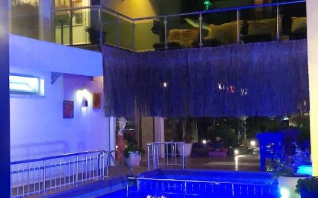 Marin-A Hotel