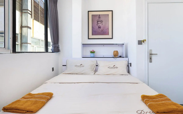SKY HOTEL Central Phnom Penh - Rooms & Apartments