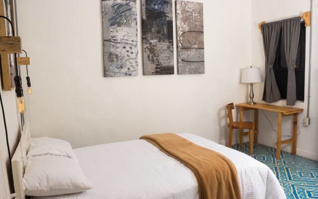 La Tozi Galería Hotel