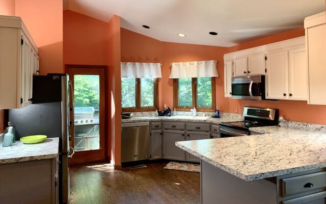 Townsend Hillside Hideaway