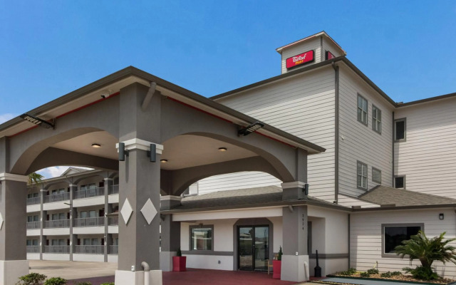Red Roof Inn Plus+ Galveston - Beachfront