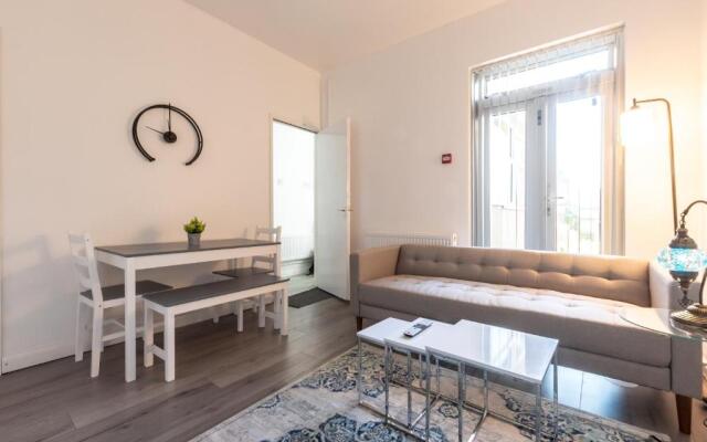 Tanzanite - 5 Bedroom House / Sleeps 10