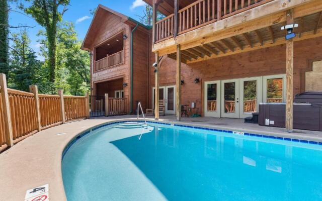 Smoky Mountain Splash, 6 Bedroom, Private Pool, WiFi, Pool Table, Sleeps 18