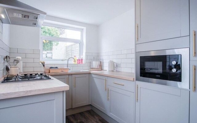 Castle Square - 2 Bedroom Holiday Home - Mumbles