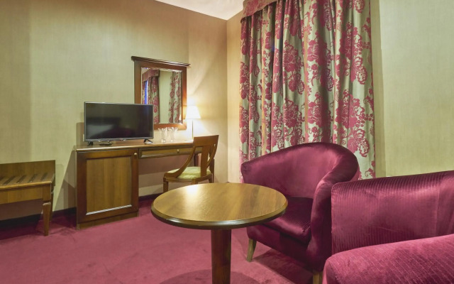 Yantra Grand Hotel -Sharlopov Hotels