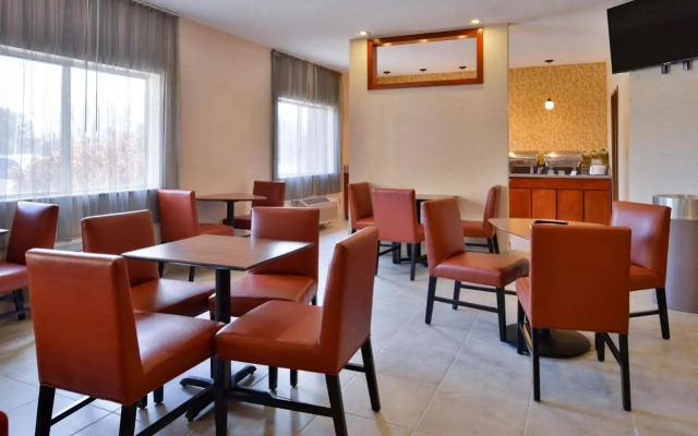 Best Western Ottumwa Inn & Suites