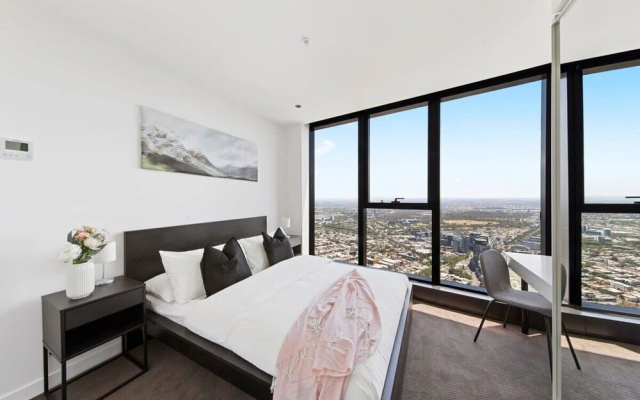 Lovely 3BR Apt With Panoramic Views, Free Parking – Guest Rooms – Melbourne