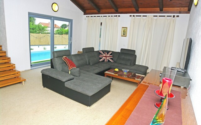 Kuntrada 45 with heated pool and kids pool