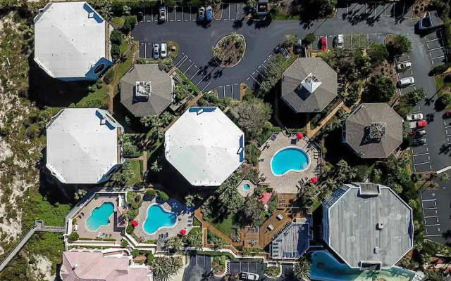 Oceanfront Luxury 2BR Condo New Rental