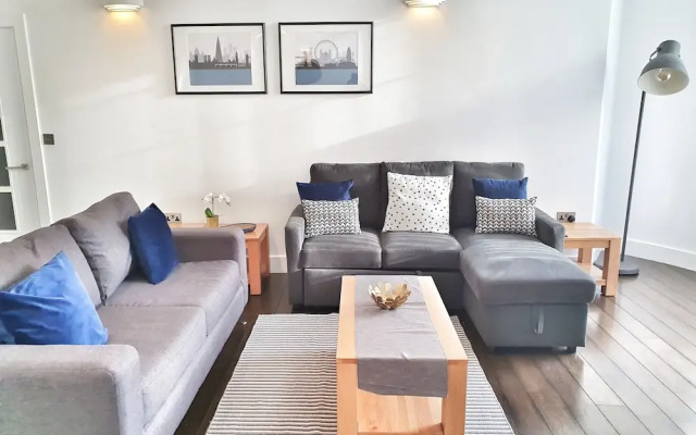 Urbane Spacious Executive Apartment
