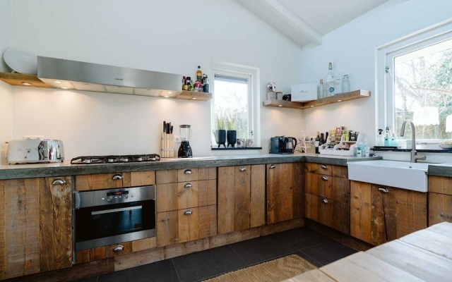 Rustic-modern Furnished Holiday Home With an Exciting Garden