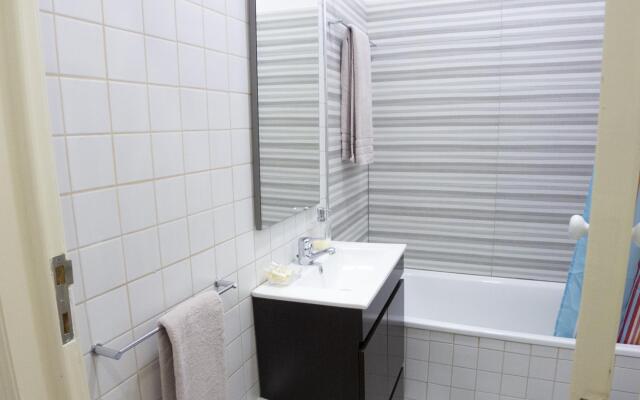 LV Premier Baixa CR2 Lift AC Center Balcony