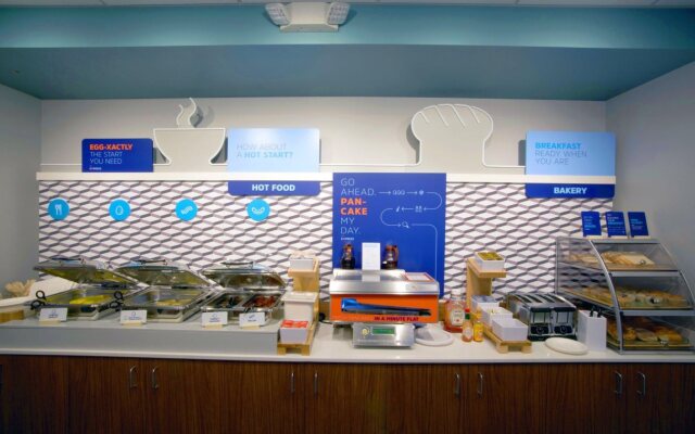 Holiday Inn Express & Suites Canyonville