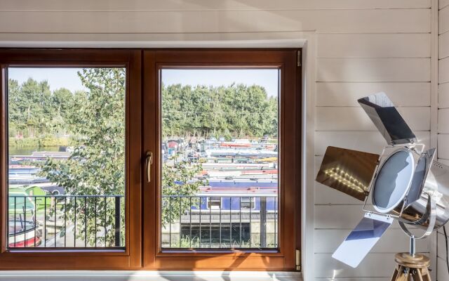 Roydon Marina Village Hotel