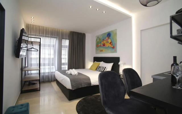 ZH Luxury Suites
