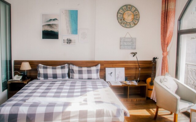 Airy Art Apartment My Khe Beach