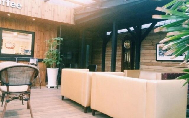 Film 37.2 Hotel
