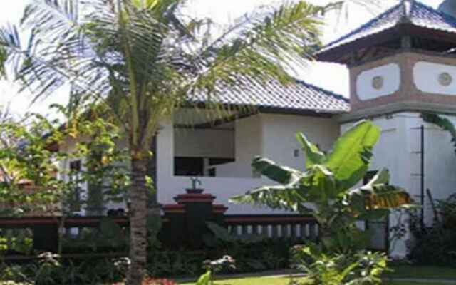 Senyum Villa
