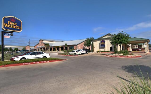 Best Western Cedar Inn