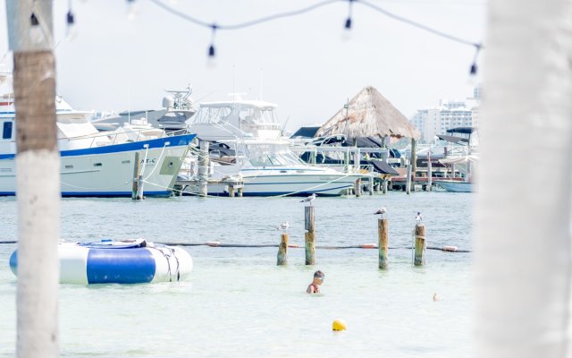 Ocean View Cancun Arenas