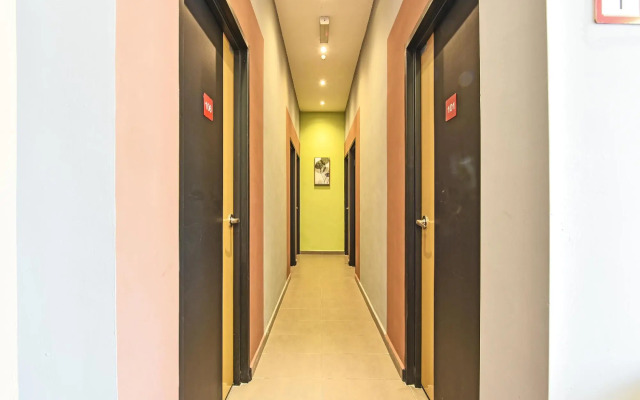 SUPER OYO 90701 Venomi Hotel