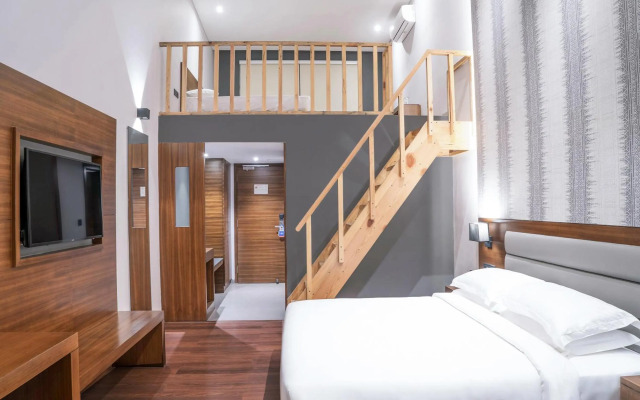The Rosefinch Sarovar Portico