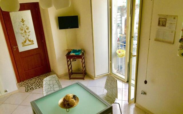 Miseria E Nobilta Apartment