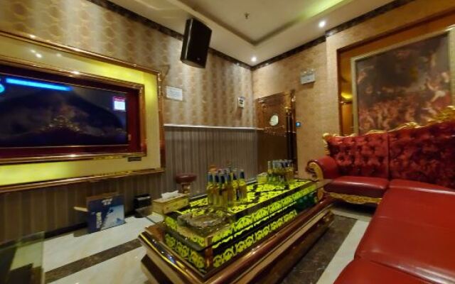 Nujiang Holiday Hotel