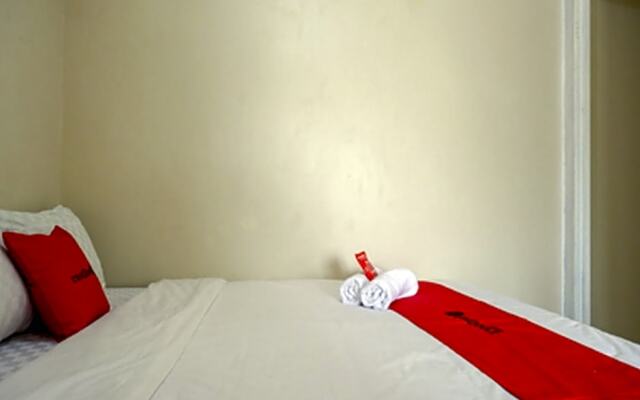 RedDoorz near Ahmad Yani Monument Park Kudus