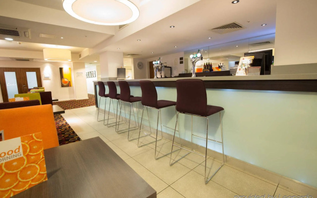 Holiday Inn Express Birmingham–South A45
