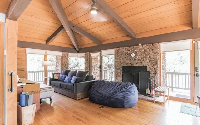 Glass House Elk Rim Pine