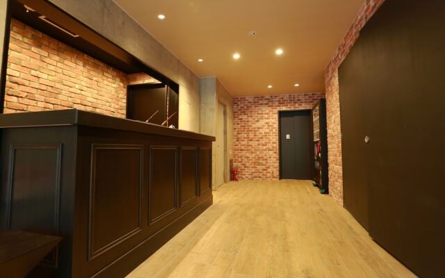 The Base Sakai Higashi Apartment Hotel