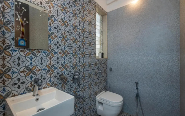 Saffronstays Fred