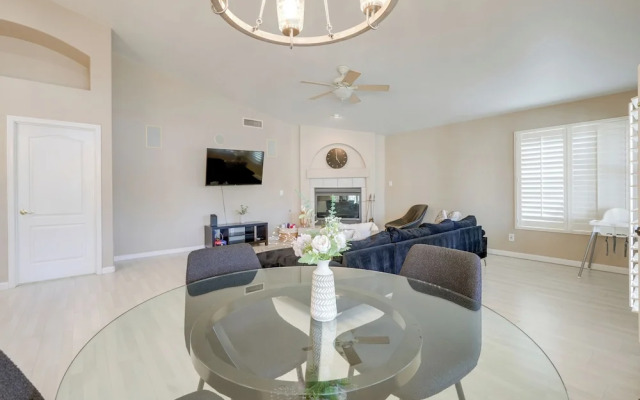 Private Pool & Patio: Spacious Gilbert Getaway!