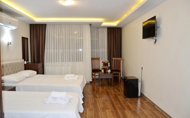 Grand Mark Hotel
