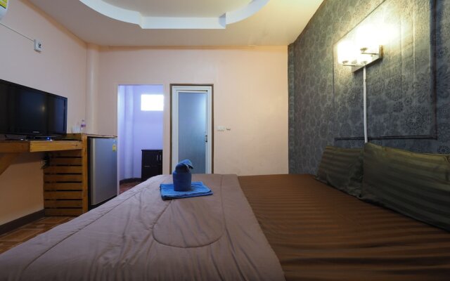 Chidlom Resort by OYO Rooms