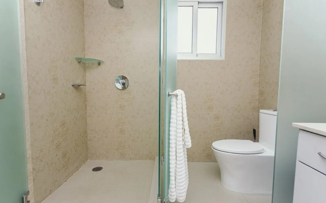 Casa Lanai 4 Bedroom Condo by RedAwning