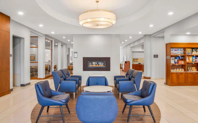Homewood Suites by Hilton Winnipeg Airport-Polo Park, MB